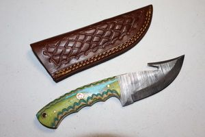 lot 165 image: Gut hook skinner knife with sheath
