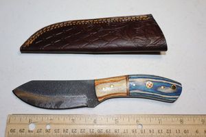 lot 172 image: Hunting knife with sheath