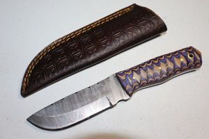 lot 179 image: Hunting knife with sheath