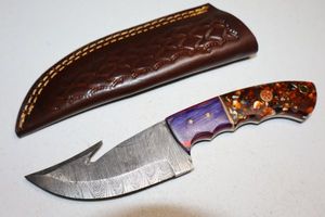 lot 188 image: Gut hook skinner knife with sheath
