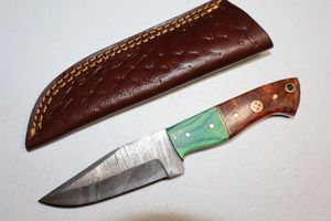 lot 201 image: Hunting knife with sheath
