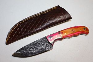 lot 204 image: Hunting knife with sheath