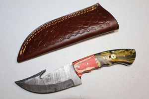 lot 205 image: Gut hook skinner knife with sheath