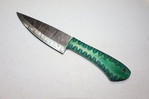 lot 228 image: Kitchen knife 5 blade with green handle