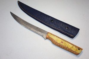 lot 277 image: Fillet knife 8 blade with sheath