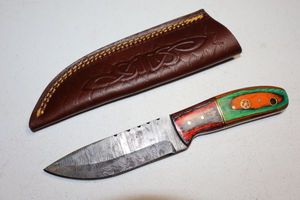 lot 283 image: Hunting knife with sheath