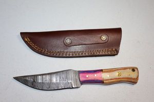 lot 304 image: Hunting knife with sheath