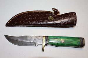 lot 311 image: Hunting knife with sheath