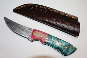 lot 170 image: Hunting knife with sheath