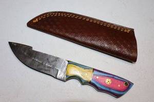 lot 319 image: Hunting knife with sheath