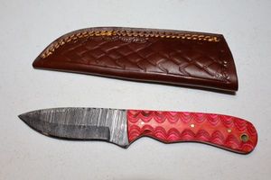 lot 323 image: Hunting knife with sheath