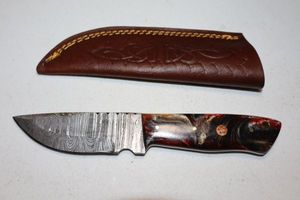 lot 337 image: Hunting knife with sheath