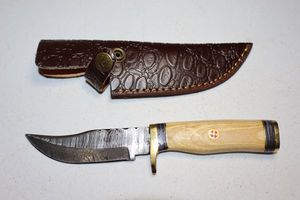 lot 343 image: Hunting knife with sheath