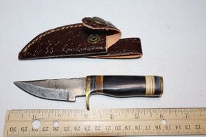 lot 347 image: Short Hunting knife with sheath