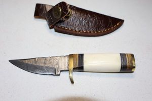 lot 349 image: Short Hunting knife with sheath