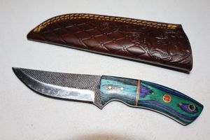 lot 352 image: Hunting knife with sheath