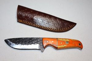 lot 354 image: Hunting knife with sheath