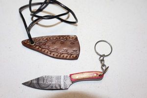 lot 361 image: Keychain knife with sheath