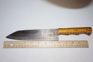 lot 376 image: Kitchen knife with 8 blade with yellow handle