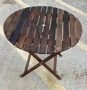 lot 46 image: COLLAPSABLE WOOD TABLE, 28T X 30DIA