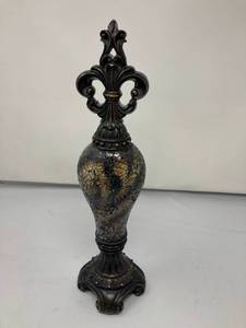 lot 47 image: HOME DCOR PIECE FOR DESK OR TABLE, 15T.