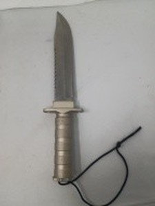 lot 70 image: SURVIVAL KNIFE - 13.5 SurvivalHunting knife blade is 8L.
