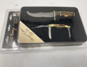 lot 94 image: 2018 SCHRADE LIMITED EDITION UNCLE HENRY KNIFE GIFT SET -&nbsp&nbspSet includes 1 foldable 3 blade pocketknife and an 8 single blade knife with a 4 blade.