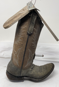 lot 96 image: COWBOY BOOT BIRD HOUSE - 14T x 9W.&nbsp