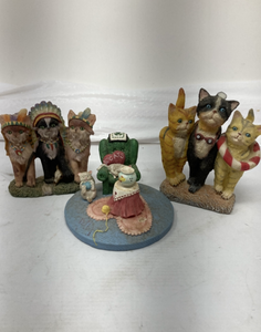 lot 103 image: SET OF 3 CAT FIGURINES