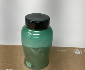 lot 107 image: 8 GREEN W GOLD RIMMED GLASSES&nbsp 5T x 3.5D&nbsp