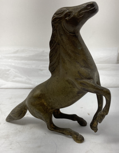 lot 111 image: BRASS HORSE IN RUNNING STANCE. 6T x 8.5L.