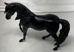 lot 112 image: BLACK BREYER HORSE  0822PDG. 6 T x 8L.