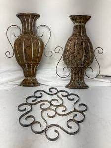 lot 116 image: VTG ARABEQUE S PATTERN CRISTOFOLI SILVER TRIVET & 2 METAL WALL ART
