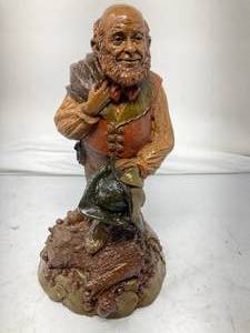 lot 121 image: 1984 THISTLE GNOME STATUE BY THOMAS CLARK COLLECTABLES. 12T X 6Diam