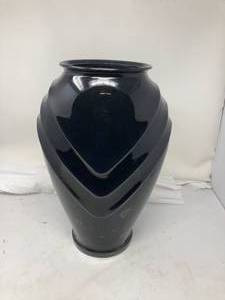 lot 130 image: LARGE BLACK SHINEY VASE CERAMIC MEASURES 16T x 10W x 7.5D