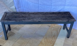 lot 246 image: GRAY WOOD BENCH 16T x 21L x 13W