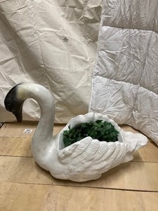lot 253 image: INDOOR OR OUTDOOR CONCRETE SWAN SHAPED PLANTER17.5T x 24L