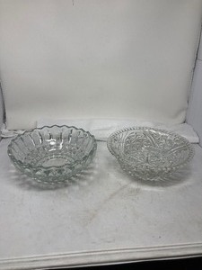 lot 225 image: 2 10-inch  Glass Salad Serving Bowls