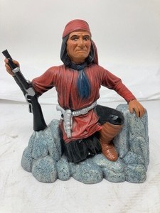 lot 228 image: VTG Ceramic Hand-Painted Native AmericanCrouching betrween Rocks 7.5T