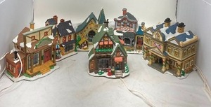 lot 287 image: Christmas Village (6 Pieces), Carole Towne 2003 -Now Retired,With Lights, Bulbs not verified