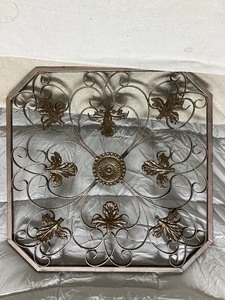 lot 185 image: BRONZE-COLORED METAL WALL ART 25.5T x 25.5T