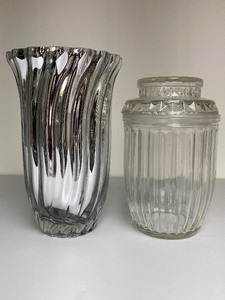 lot 179 image: Scalloped Glass Vase  8T