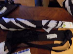 lot 27 image: BLACK & WHITE UMBRELLA W CASE  NEW