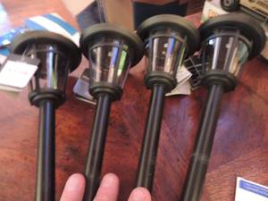 lot 43 image: 4 OUTDOOR SOLAR LIGHTS ..NEW