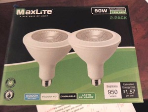 lot 122 image: MAXLITE 2 PACK 100W FLOODLIGHT