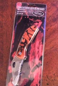 lot 39 image: Orange Camo lock blade pocket knife - NEW