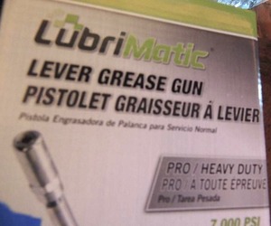 lot 75 image: LUBRIMATIC - LEVER GREASE GUN NEW .