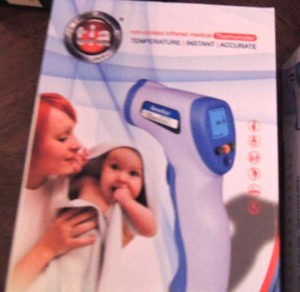 lot 8 image: Contactless Thermometer - NEW
