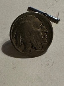 lot 263 image: Buffalo head nickel 1927 modified into tie tac