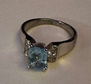 lot 169 image: NEW Aquamarine color stone silver ring